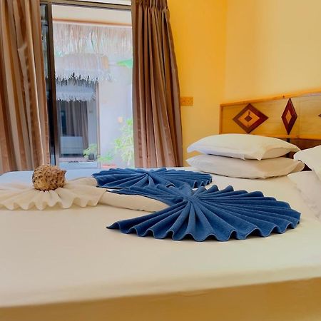 Отель Siesta Beach Маафуши Экстерьер фото