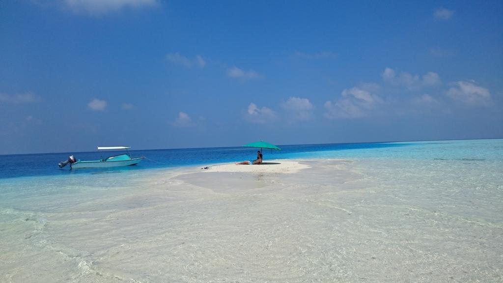 Отель Siesta Beach Маафуши Экстерьер фото